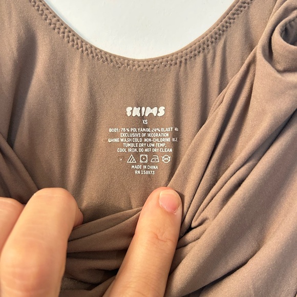 SKIMS body suit - Picture 3 of 3